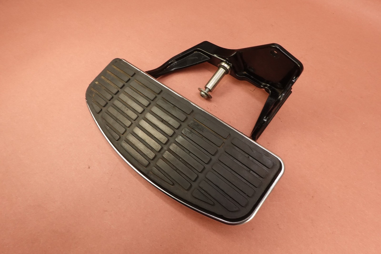 2000-2011 Harley Davidson Heritage Softail FLSTC Front Right Driver Foot Board