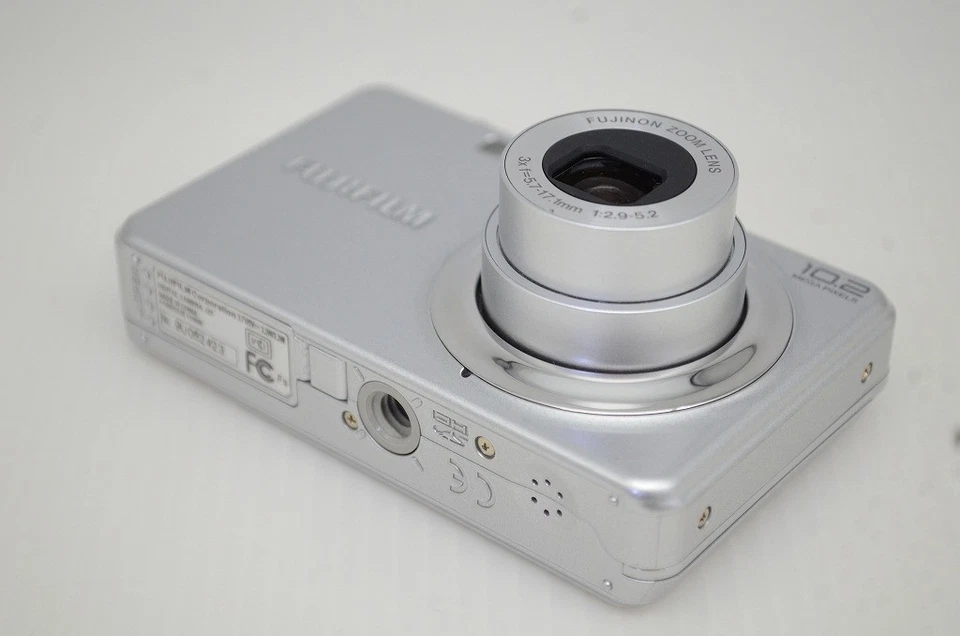 FUJIFILM FinePix J27 10.2MP Compact Digital Camera Silver w/ Box #251023m - Image 4 of 4