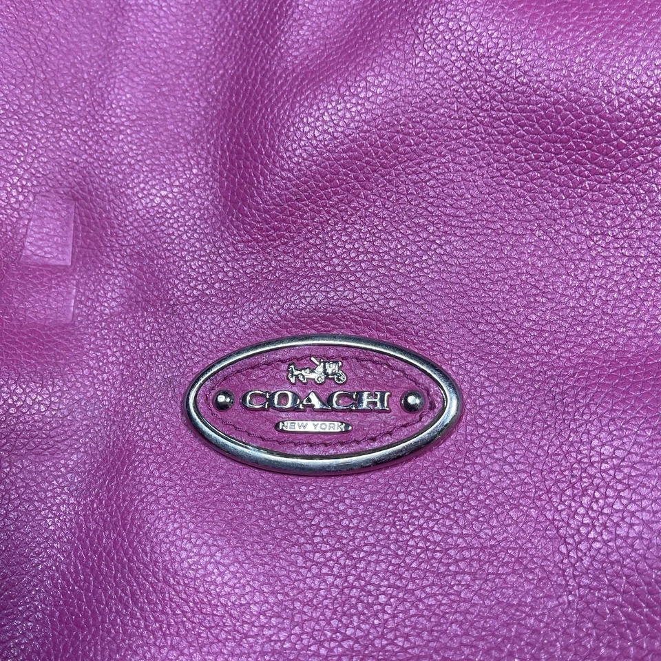 Coach Edie 31 Pebbled Fuchsia Leather Shoulder Bag Turn Lock Hobo - Image 2 of 4