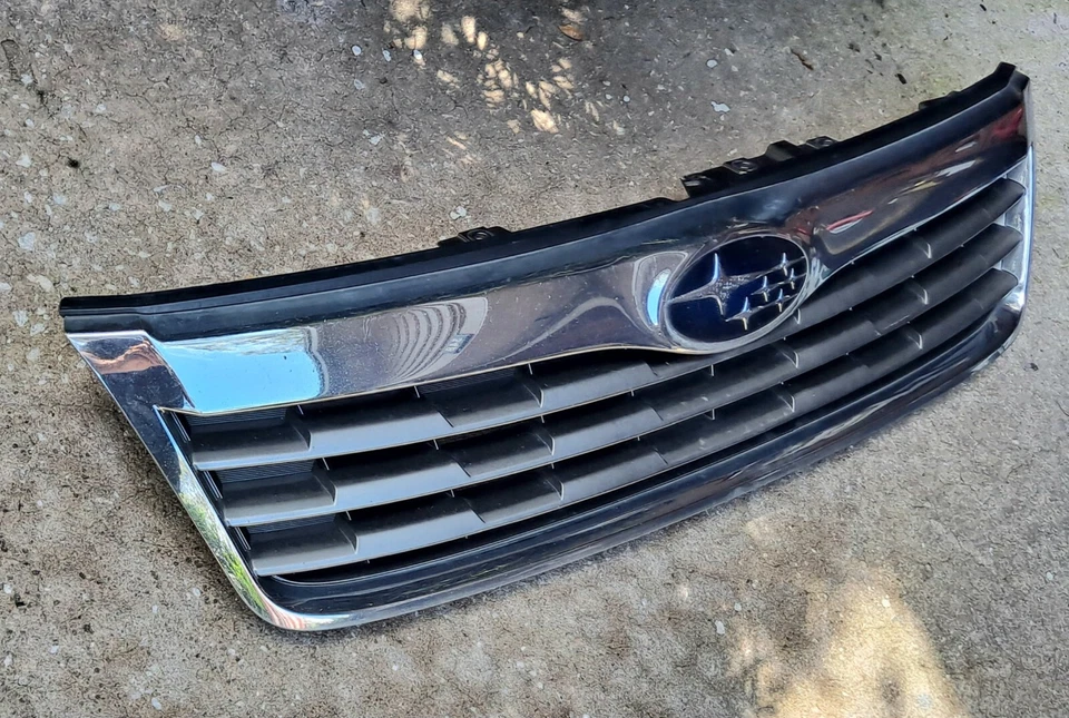 2009 2010 Subaru Forester Front Grille Chrome & Silver Gray with Emblem - Изображение 2 из 4