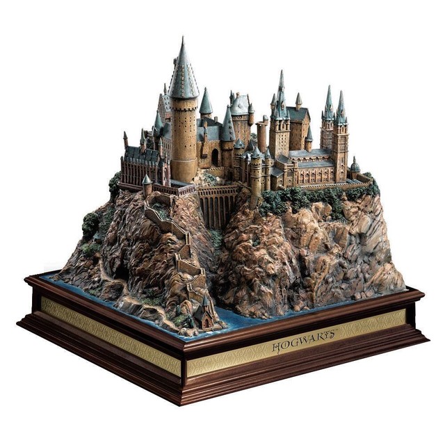 Harry Potter Hogwarts Castle Replica With School Noble Collection Statue Nn7074 For Sale Online Ebay