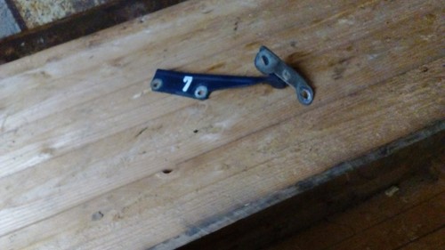 Mitsubishi Carisma I 1.6 DA1A Scharniere Motorhaube vorne links