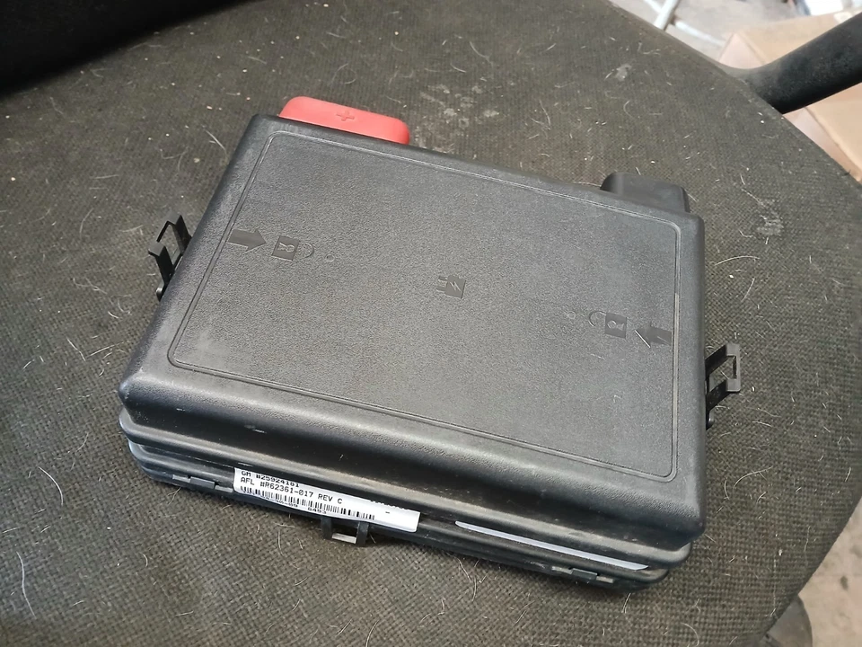 09 PONTIAC SOLSTICE 2.0L CUPÉ RELÉ DE FUSIBLES CAJA DE CONEXIONES BLOQUE OEM Foto 2 de 4