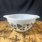 Vintage PYREX BLACK & WHITE GOOSBERRY Cinderella Mixing Bowl #441 1 1/2 Pints