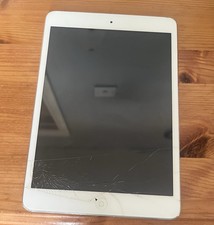 Apple iPad mini 1st Gen. 16GB, Wi-Fi, 7.9in - White & Silver