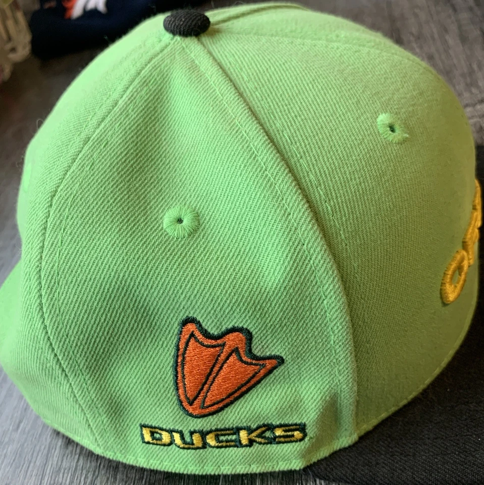 Oregon Ducks Snapback Hat Cap Green Yellow, Adjustable, Embroidered Size Med/lar - Image 2 of 4
