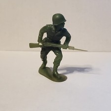1963 Louis Marx WW2 World War 2 II Green American USA Toy Soldier 60MM Figure