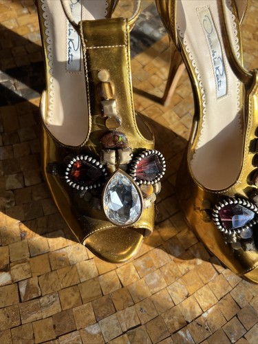 Women's Italy's Oscar De La Renta Gold Sandals Heels Size 5 35 - Picture 2 of 16