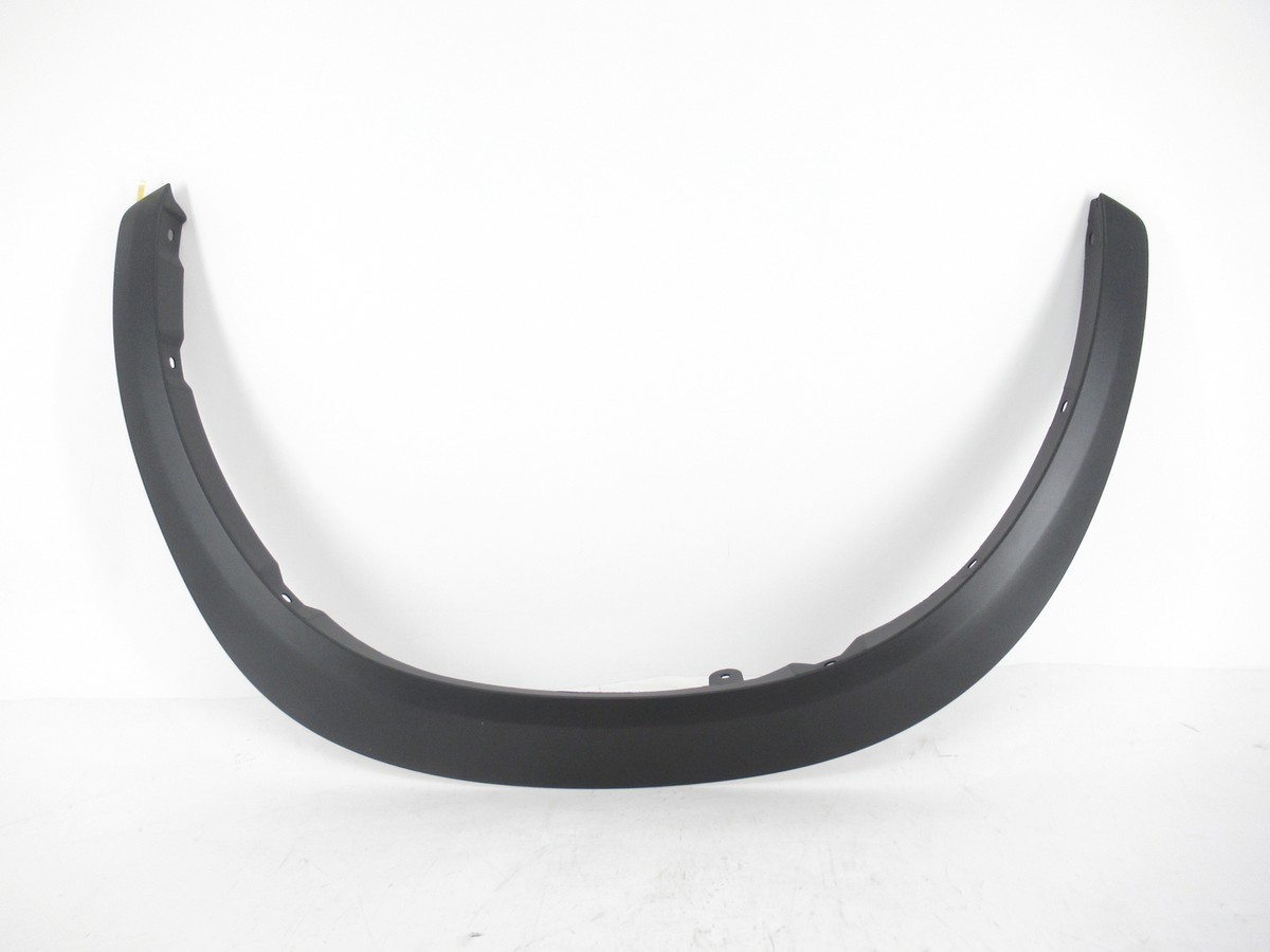 Genuine OEM Lexus 75602-78010 Driver Front Fender Wheel Opening