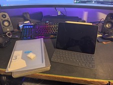 Apple iPad Pro 11in 4th Gen M2 A2435 Bundle: Pencil, Logitech Combo Touch Case