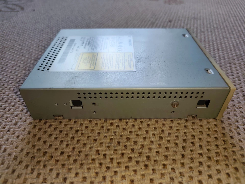 Philips PC24 24x IDE CD-ROM Drive (PCA242CD/M2) - Vintage - January 1998 - Image 4 of 4