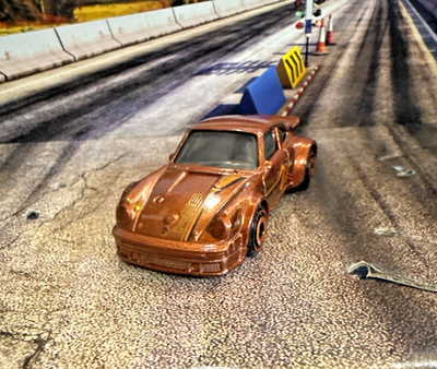 Hot Wheels Porsche 934 Turbo RSR HW '21 Nightburnerz 5-Pack Brown