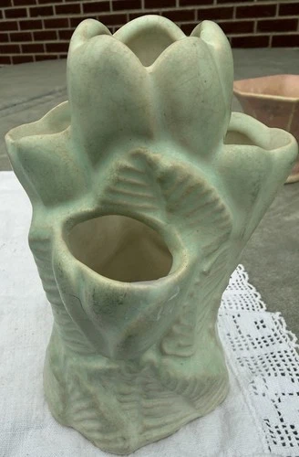 Vintage Niloak Matte Green Art Pottery Mid Century 7" Tulip Rose Vase