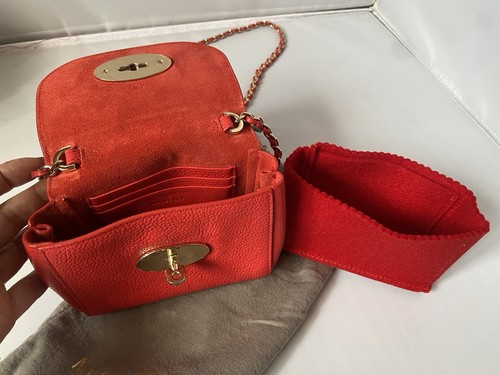 Mulberry Hibiscus Red Mini Lily & Felt Liner