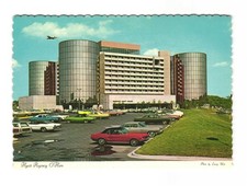 Hyatt Regency O'Hare Chicago IL vintage postcard unposted