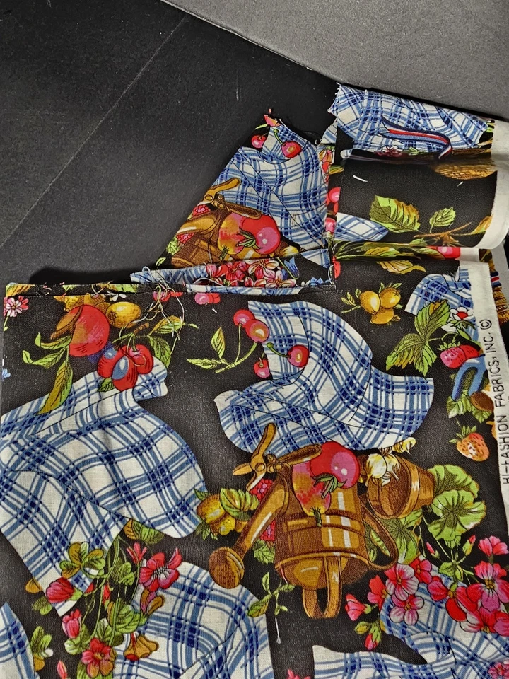 Vintage Hi Fashion Fabrics Inc Apples Water Pitcher Hat Cloth 40 Squares & Scrap - Image 4 of 4
