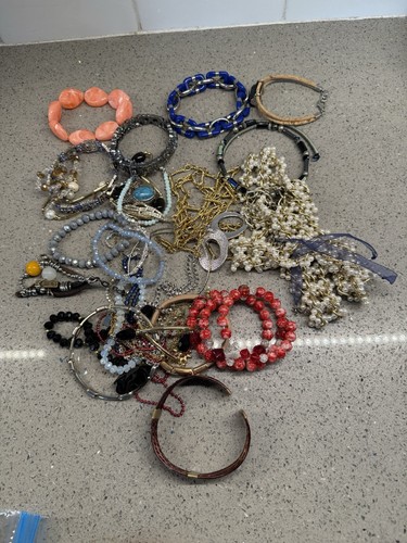 Over 1 Pound Lot Vintage Costume Jewelry Treasure Hunt 3