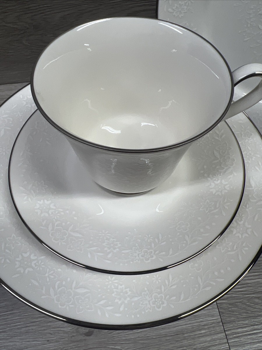 VTG Noritake Affection Full Place Setting Ivory Floral Silver 7192