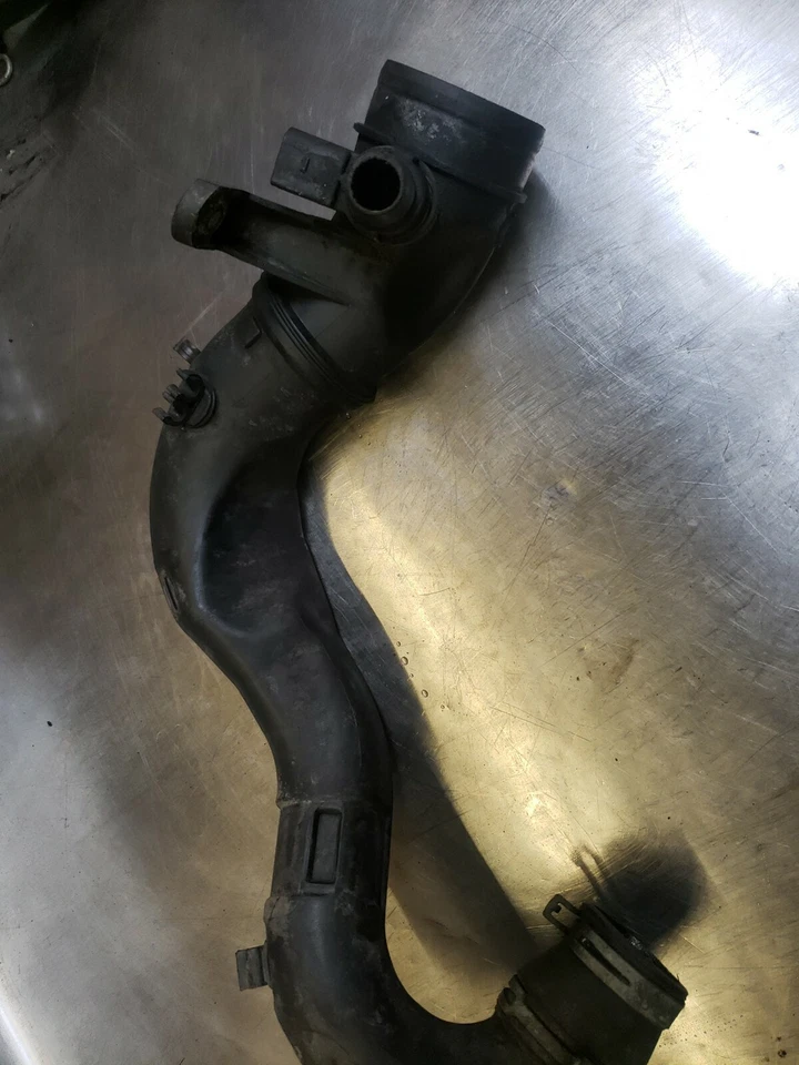 Volkswagen Jetta 1999 tubo de carga (bin 106) Foto 2 de 4