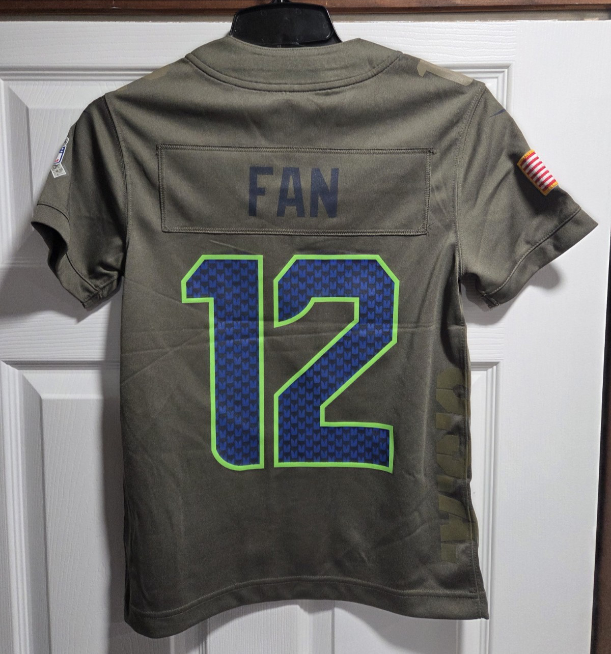 NEW Nike Seattle Seahawks 12th Fan Salute to Service Jersey Youth sz S Small 8 thumbnail 3