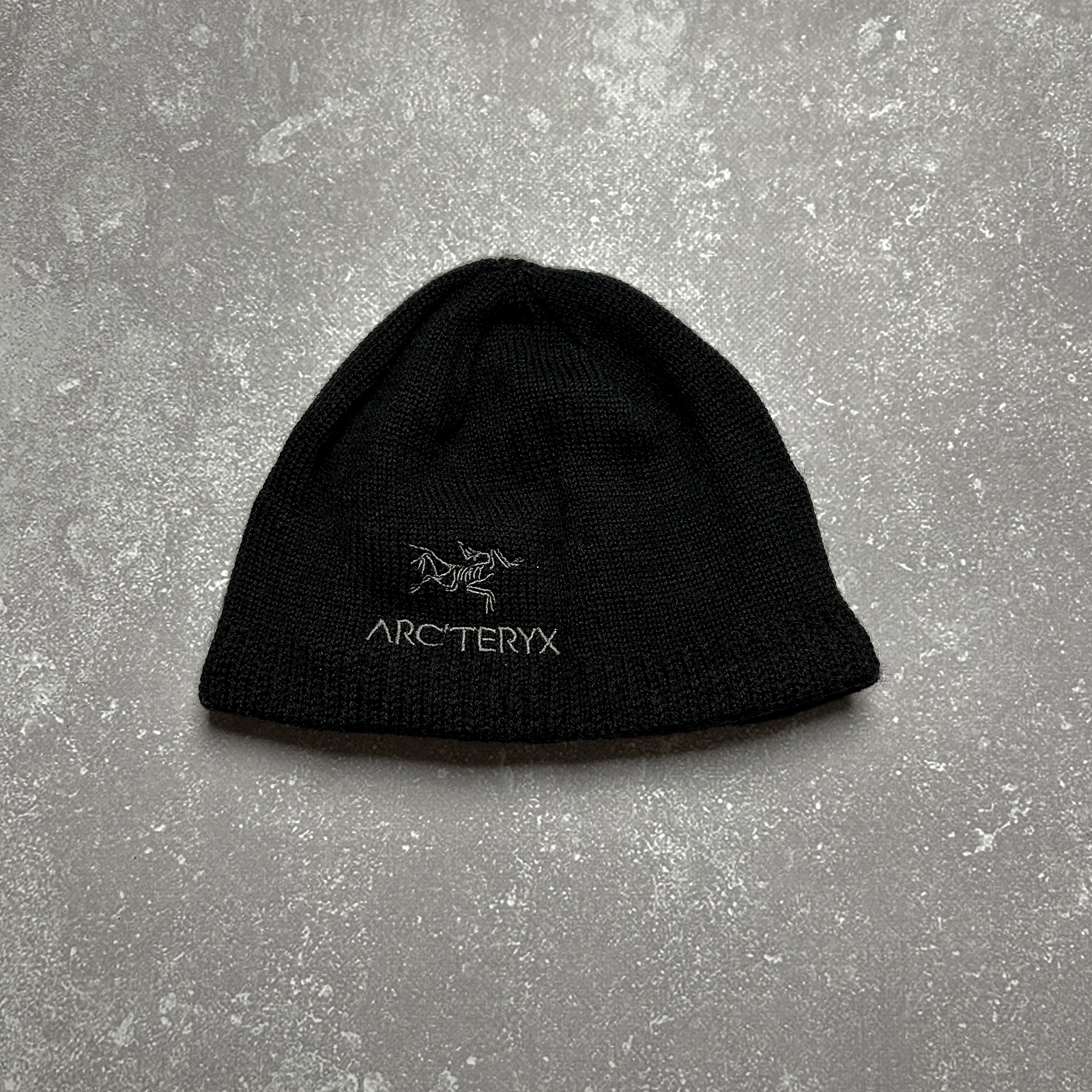 ARC'TERYX Cappello vintage Arcteryx nero in maglia di pile con logo ricamato taglia unica