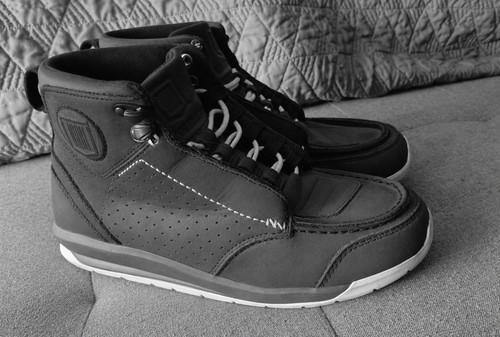 Icon Truant Motorcycle Boots Size 9.5 Black Amd White