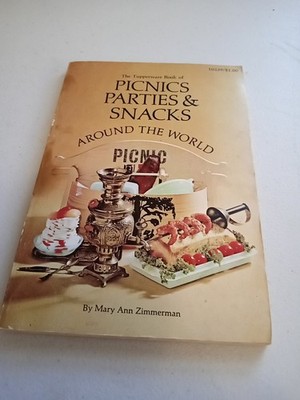 Tupperware Book of Picnics Parties & Snacks Around the World (1967, paperback)