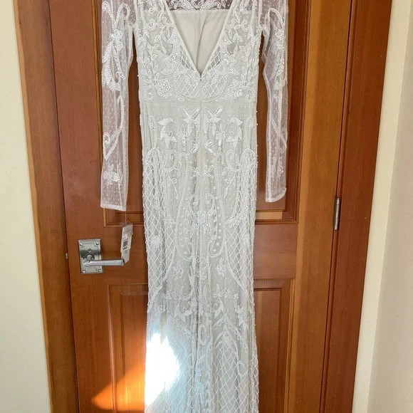 NWT DB Studio Beaded Lace Long Sleeve Wedding Dress Size 2 GORGEOUS SOLD OUT image 4