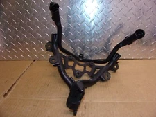 885 C SUZUKI SV650 2006 OEM HEADLIGHT BRACKET FRONT FAIRING SUPPORT