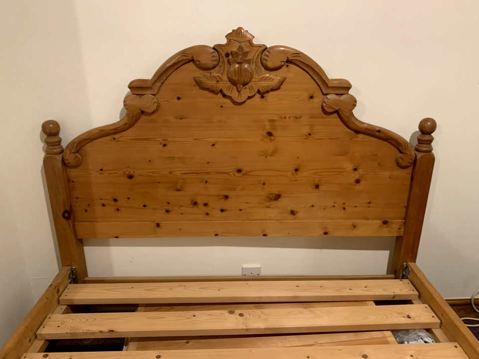 Retro Vintage Solid Pine Wooden 4ft 6" Double Bed Frame Bedstead Turned