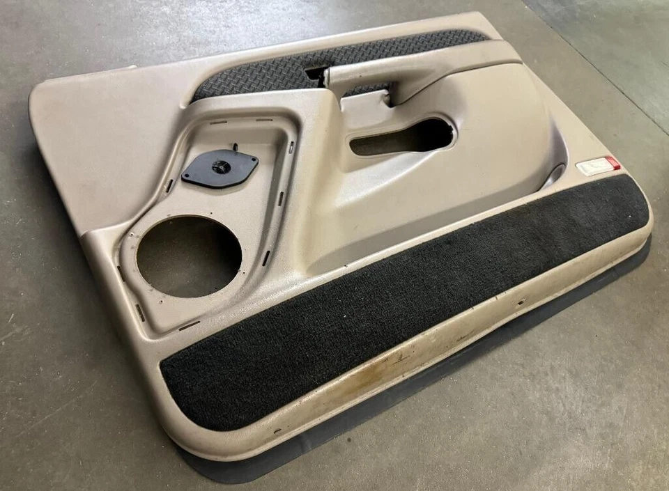 Chevy Avalanche 2002 beige/placa de diamante panel de puerta delantera derecha P/N 15074898 OEM Foto 4 de 4