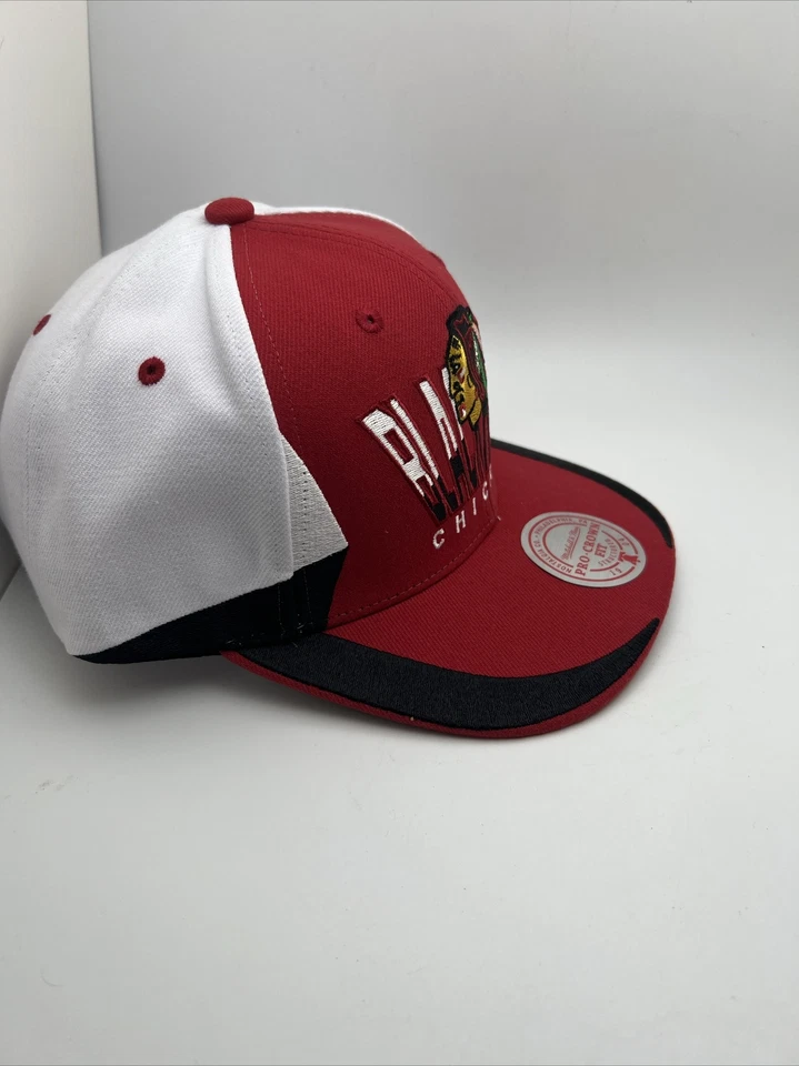 Sombrero Mitchell & Ness Chicago Blackhawks Pro-Corona Rojo/Negro Ajuste Snapback GR50 Foto 3 de 4