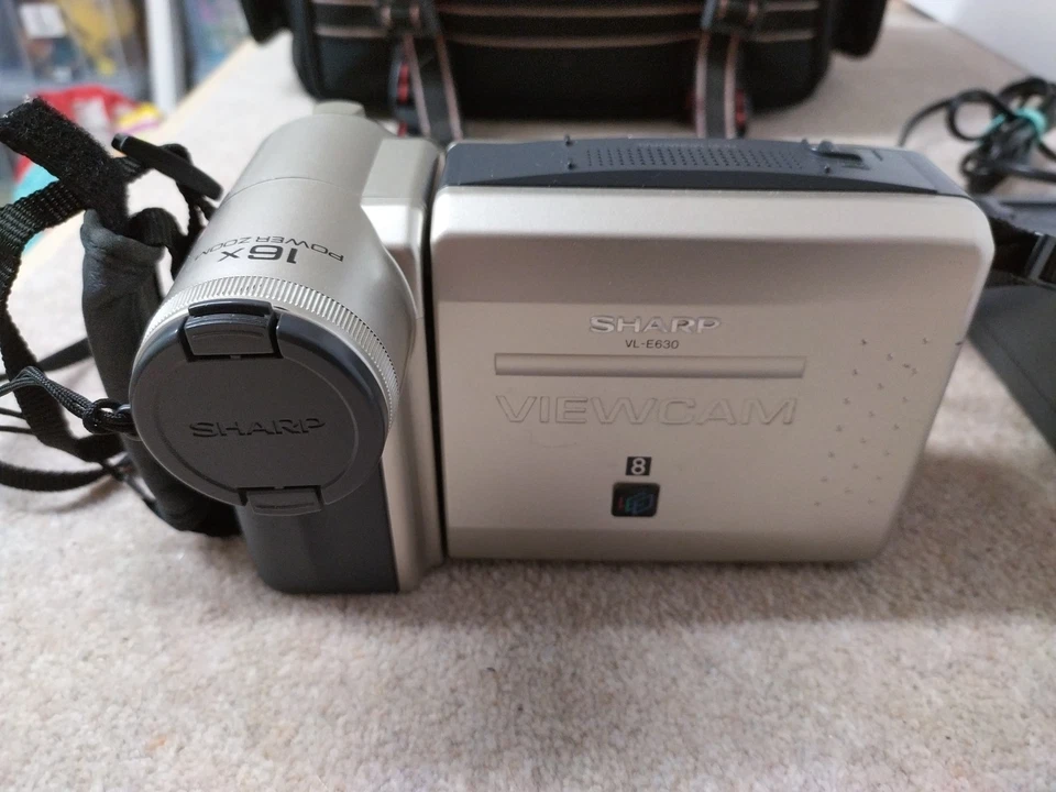 Sharp Viewcam VL-E630 Video8 Camcorder - Working, Read Description - Image 2 of 4