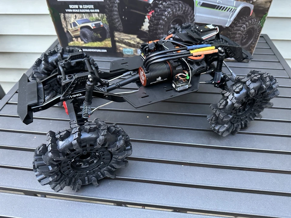 Axial SCX10 III Coyote 1/10 RTR 4WD Rock Crawler Custom Brushless Mega Truck WOW - Image 4 of 4