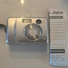 Fujifilm FinePix A Series A345 4.1MP Digital Camera working