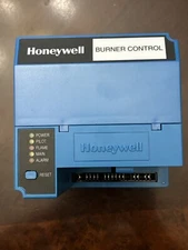 HONEYWELL RM7897C1000 120VAC NSMP (Boiler, Furnace Controller)