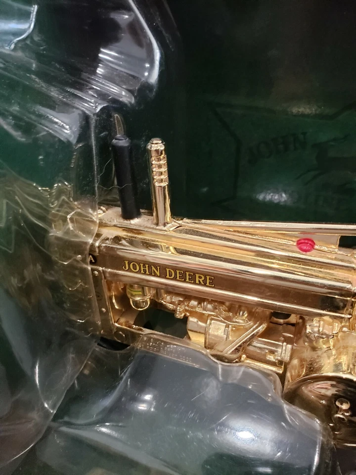 RARO 1/16 John Deere Modelo A con Hombre "Edición Dorada" Tractor por ERTL ¡Con Caja! Foto 3 de 4