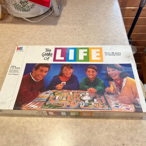 Vintage 1991 Edition The Game of Life Board Game by Milton Bradley COMPLETE NEW