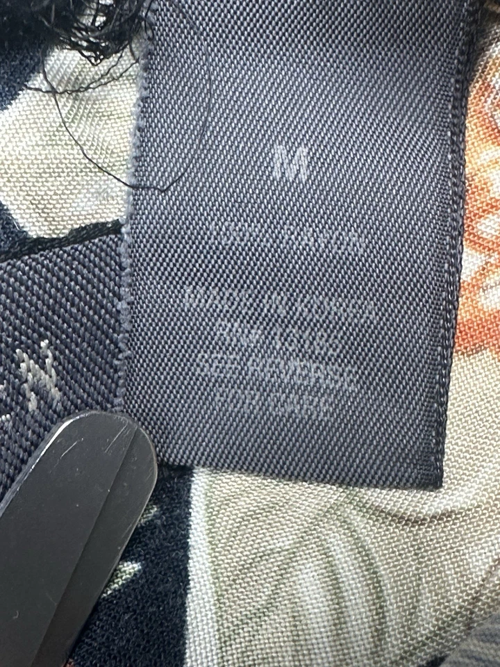 Vintage Van Heusen Hawaiian Shirt Medium Rayon Pineapple All Over Print Korea - Image 4 of 4