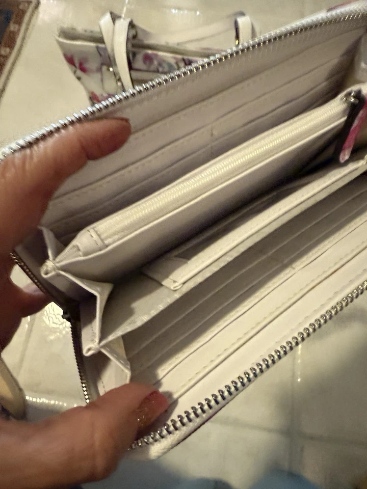 LIZ CLAIBORNE 花卉手提包 粉色和白色钱包 捆绑出售物品,状况完好 — 第 3/4 张图片