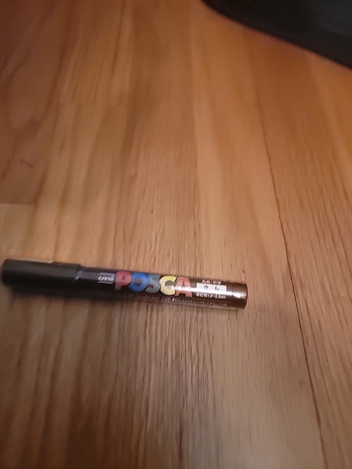 Uni Posca PC5M.25 Water-Based Paint Marker, Medium Point, Gold - Image 3 of 3
