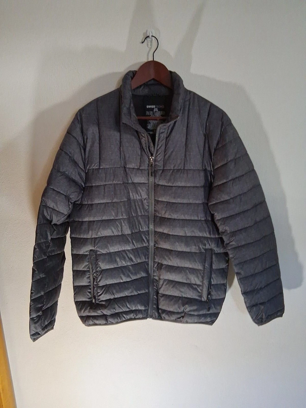 Swiss Tech Packable Puffer Jacket Small Black Lightweight Warm Full Zip Outdoor