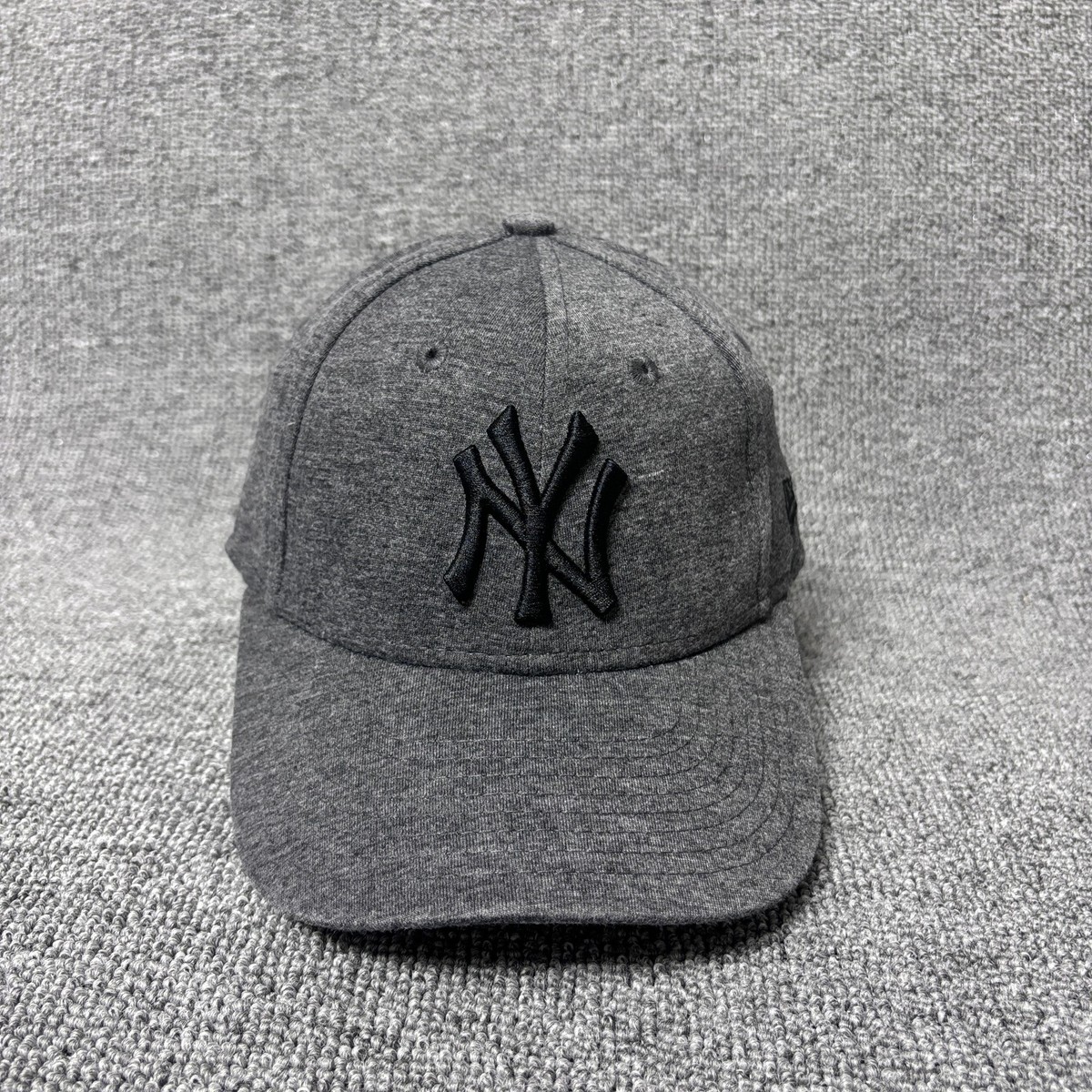 New Era 9FORTY New York Yankees Youth Hat Heather Gray Black Strapback Cap
