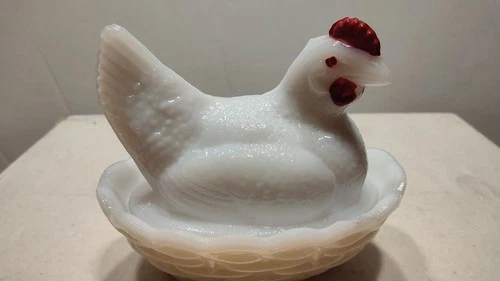 Vintage Westmoreland Milk Glass Mini Hen on Nest