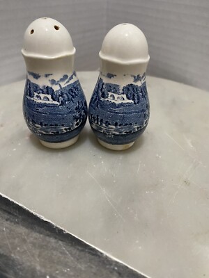 VINTAGE- PALISSY ENGLAND BLUE AVON SCENES S&P Shaker, 1950 s/ RARE FIND