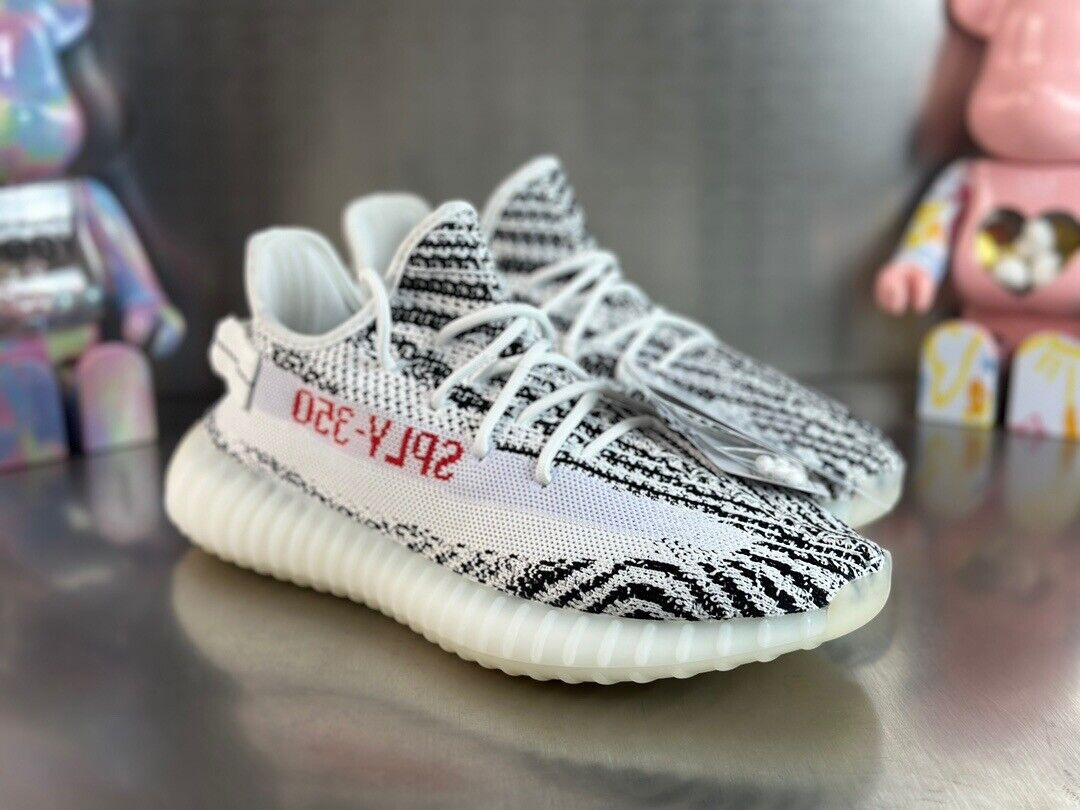 YEEZY BOOST 350 zebra