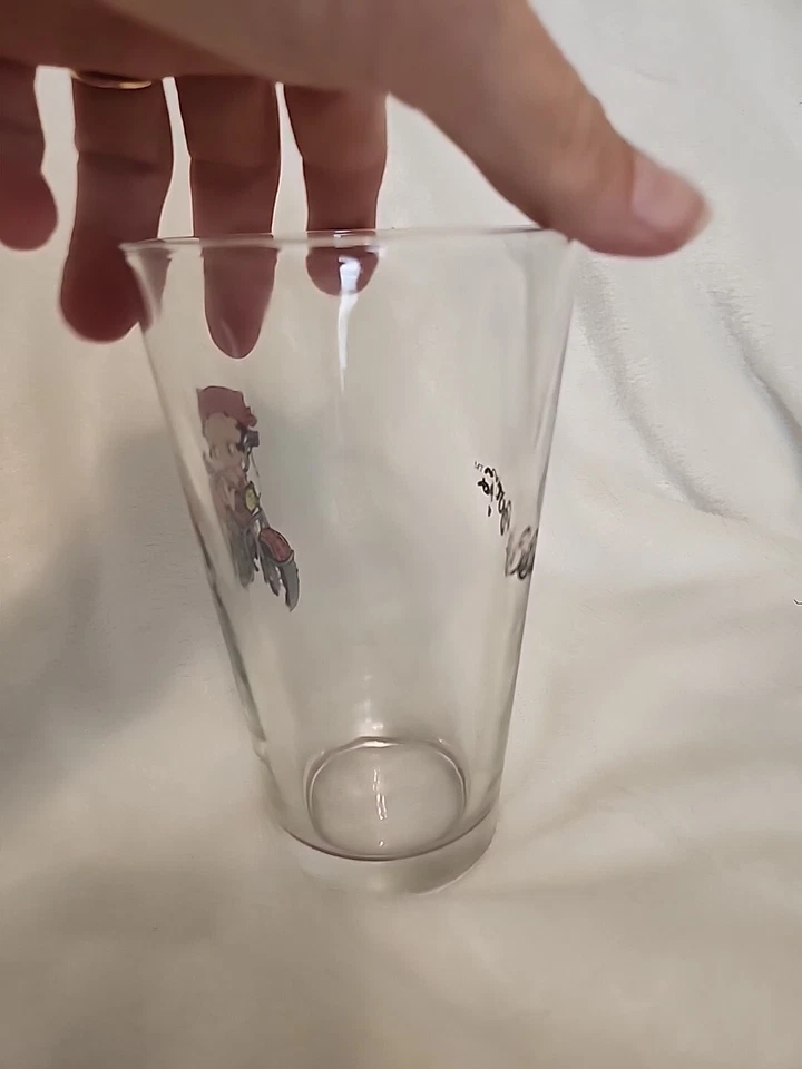 VIDRIOS TRANSPARENTES BIKER BETTY BOOP ON BIKE 16 FL OZ PINTA  Foto 2 de 4