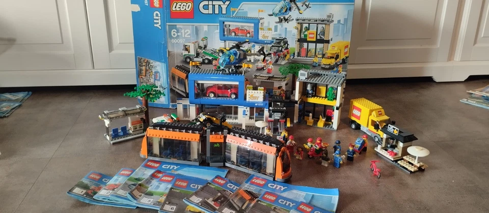 LEGO 60097 City Square, photo 2 sur 5