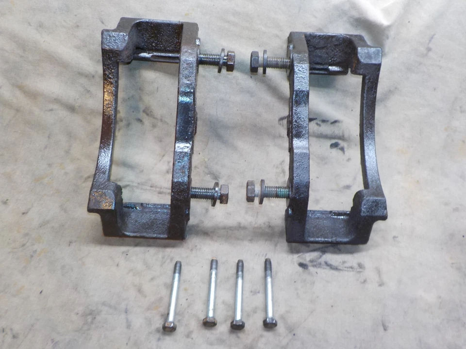 01 02 Dodge Ram 2500 left right rear axle disc brake caliper mount brackets - Изображение 3 из 4