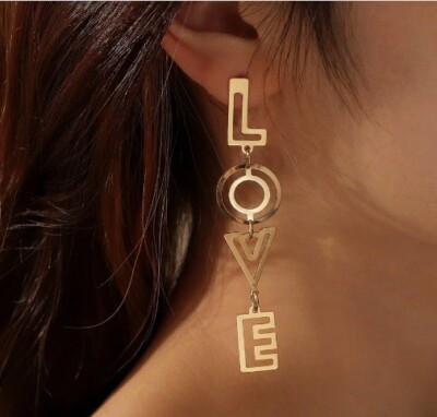 Gold Statement Drop Hängel LIEBE Buchstabe Ohrringe echtes Schnäppchen Verkaufspreis
